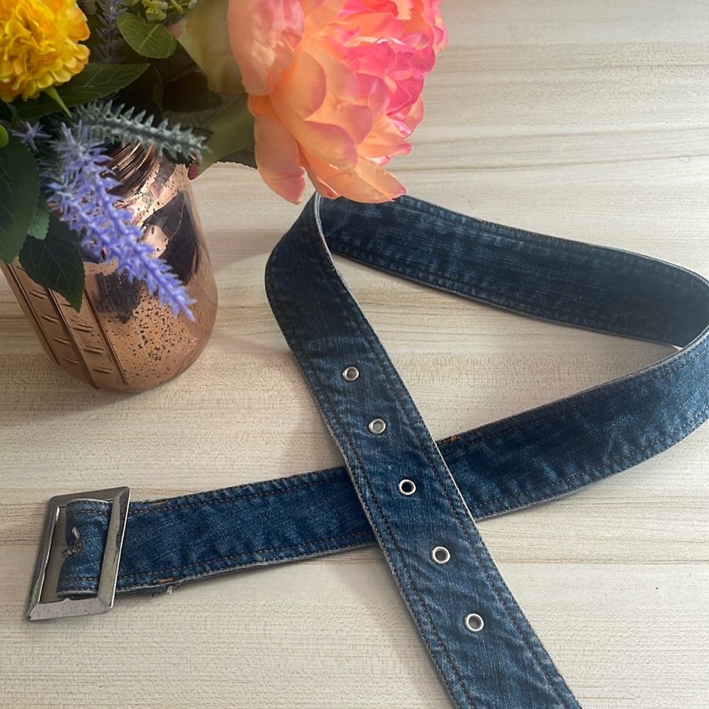 Denim belt